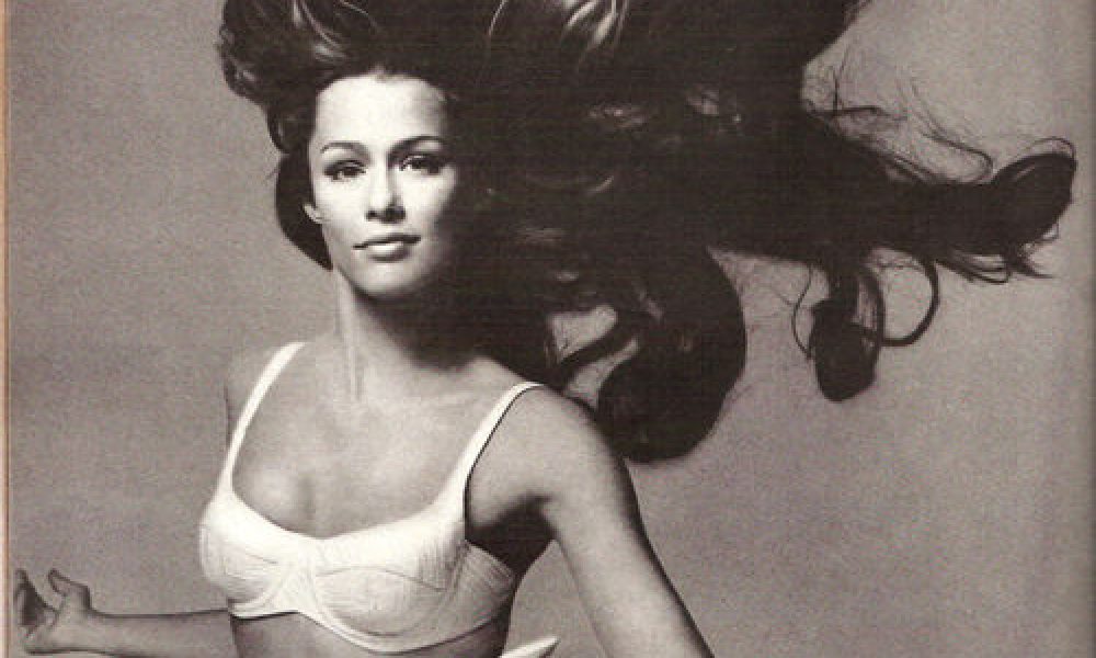 LAUREN HUTTON’S ADVICE FOR MODELS, «DO WHAT I DID.» THANKS.